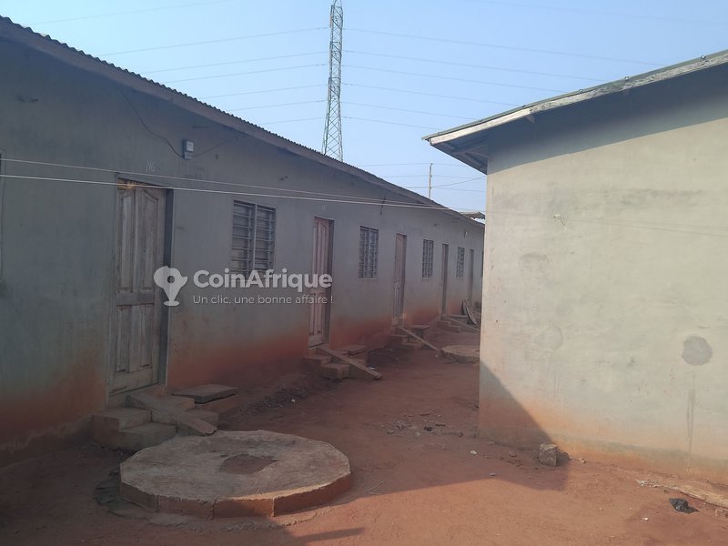 Maison locative spacieuse de 9 pièces avec revenus mensuels attractifs