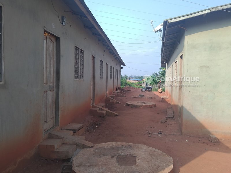 Maison locative spacieuse de 9 pièces avec revenus mensuels attractifs