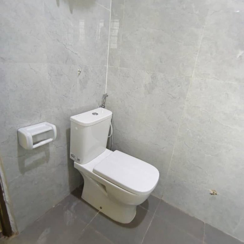 Appartement moderne de 3 pièces avec entrée personnelle et balcon