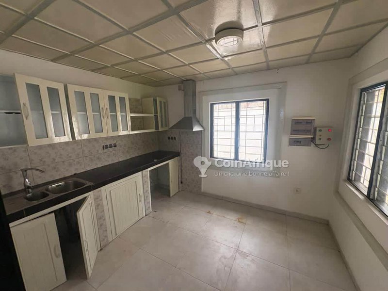 Villa spacieuse de 3 pièces avec jardin et dépendance