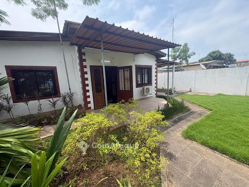 Villa spacieuse de 3 pièces avec jardin et dépendance