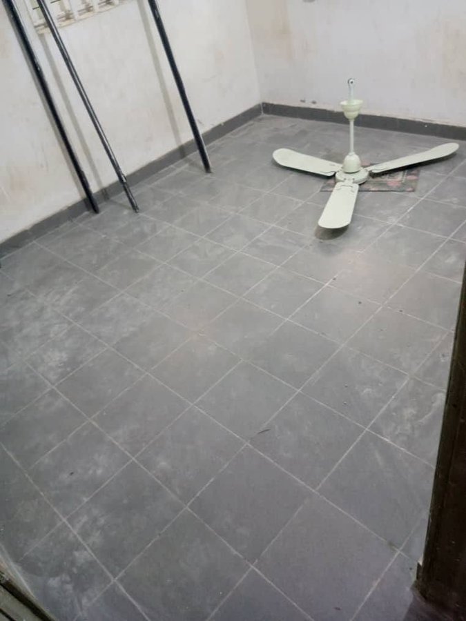Appartement 2 pièces avec couloirs rénovés et accès véhicule tout-terrain