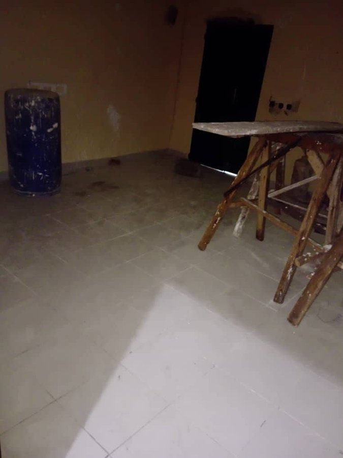 Appartement 2 pièces avec couloirs rénovés et accès véhicule tout-terrain
