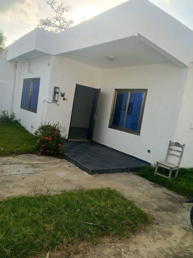 Maison haut standing avec jardin et garage - 2 pièces