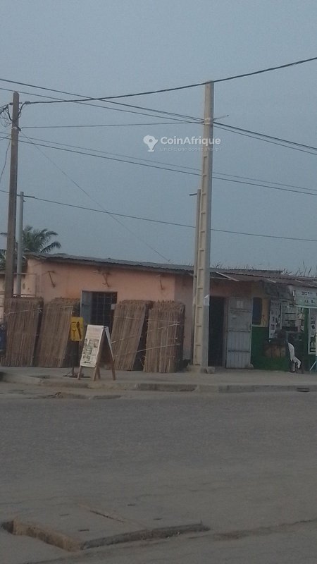 Terrain en angle de rue avec documents complets à Dekoungbé