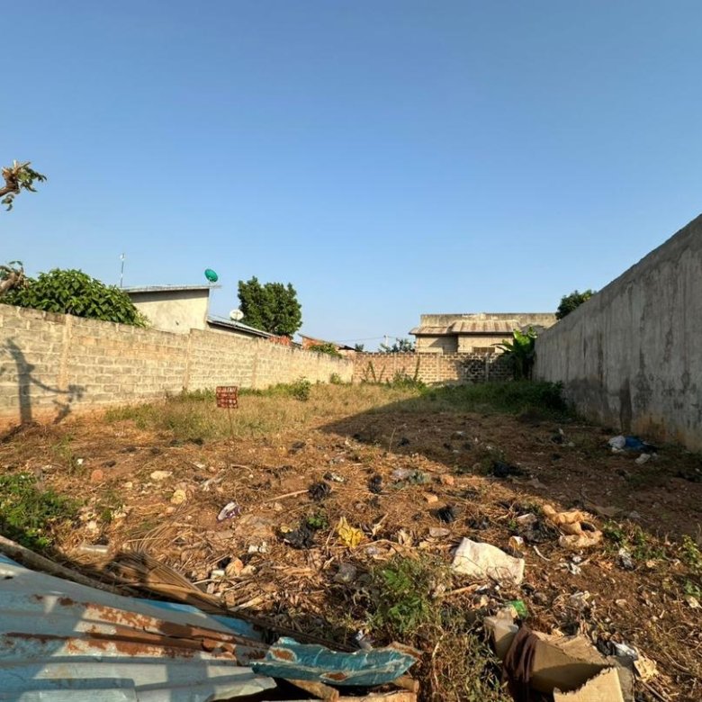 Terrain constructible de 276 m² avec documents légaux complets