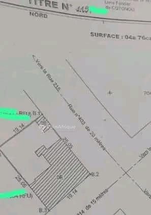 Terrain constructible en première position avec emplacement stratégique au carrefour Marina