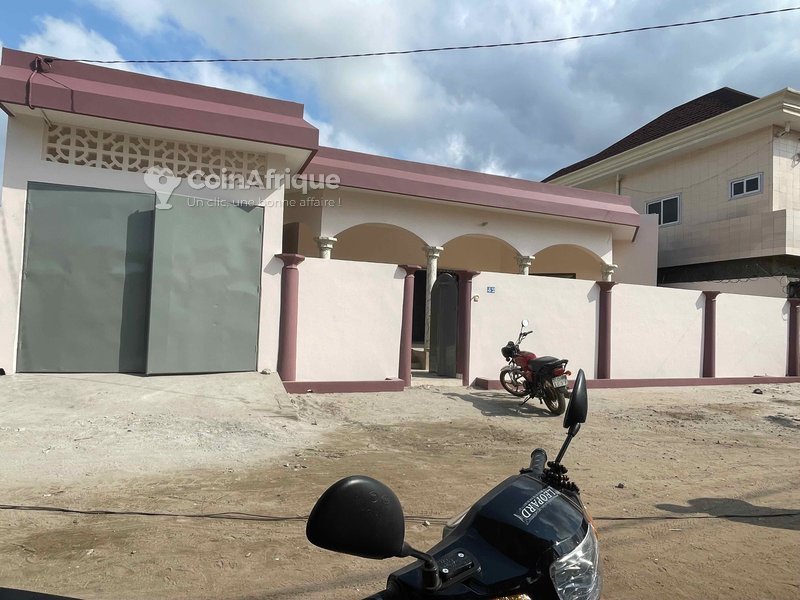 Villa luxueuse de 4 pièces avec garage couvert et sécurité renforcée