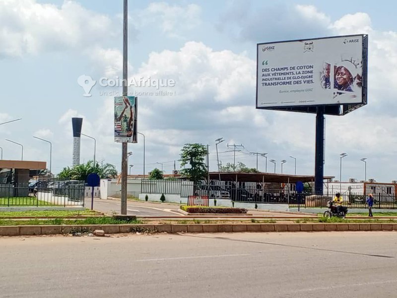 Terrain de 450 m² avec Titre Foncier (TF) - Opportunité à saisir