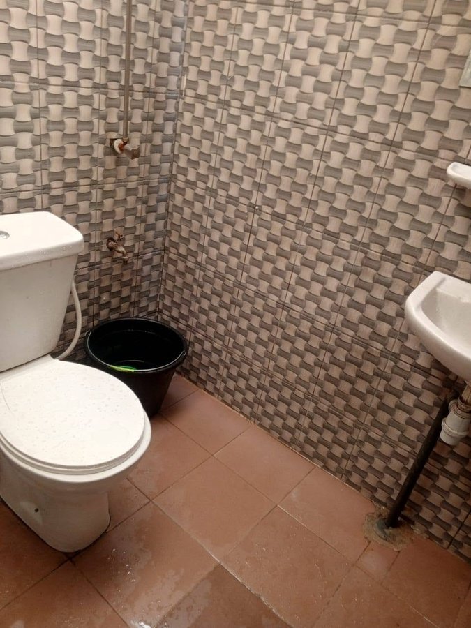 Appartement cosy d'une pièce avec sanitaires complets et localisation privilégiée