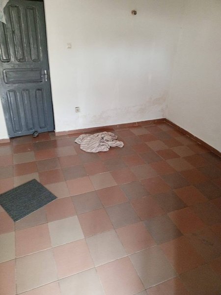 Appartement cosy d'une pièce avec sanitaires complets et localisation privilégiée