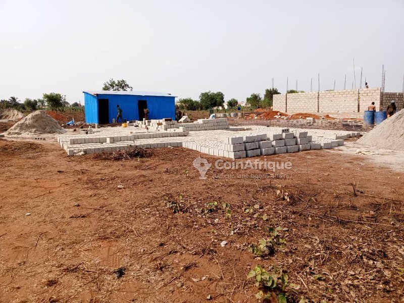 Terrain viabilisé avec titre foncier sécurisé - 10 parcelles de 350 m² chacune