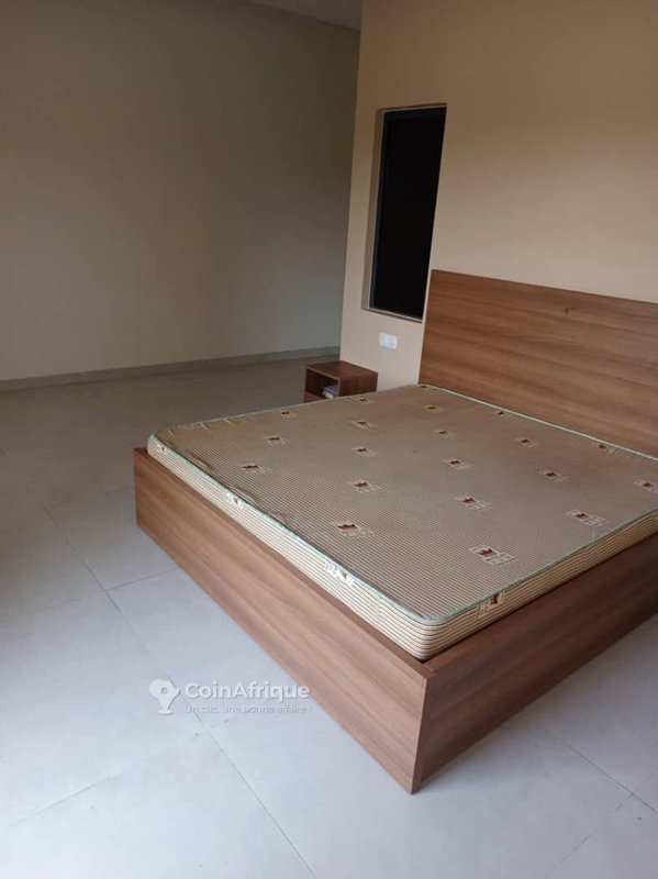 Villa luxueuse de 4 pièces avec piscine et jardin spacieux