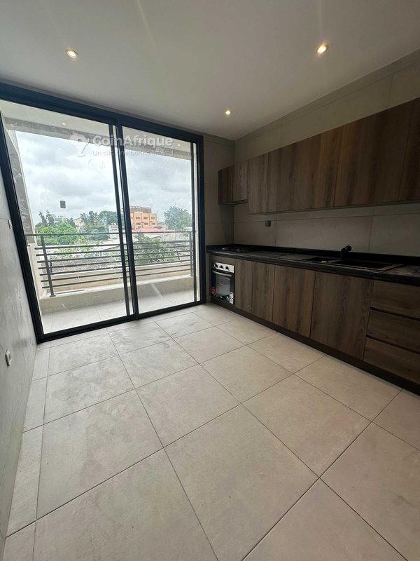 Appartement meublé de 2 pièces dans une résidence moderne avec climatisation et sécurité