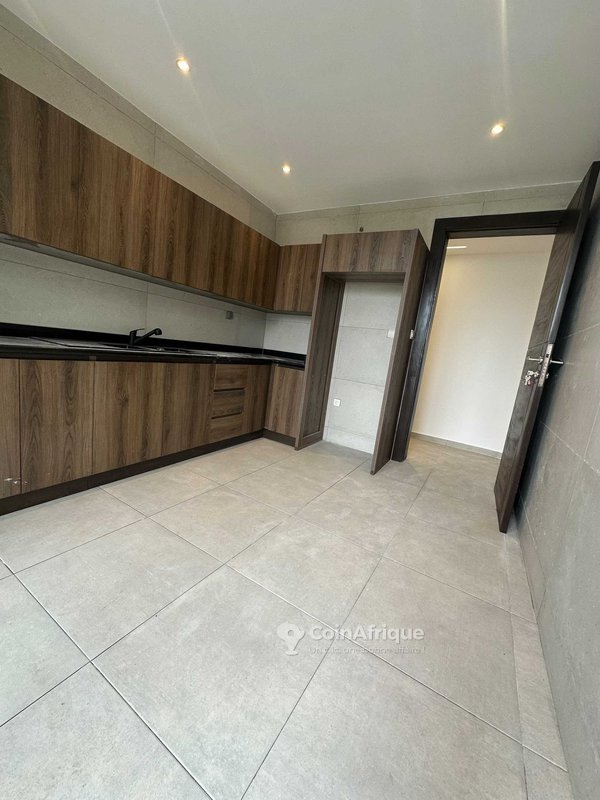 Appartement meublé de 2 pièces dans une résidence moderne avec climatisation et sécurité