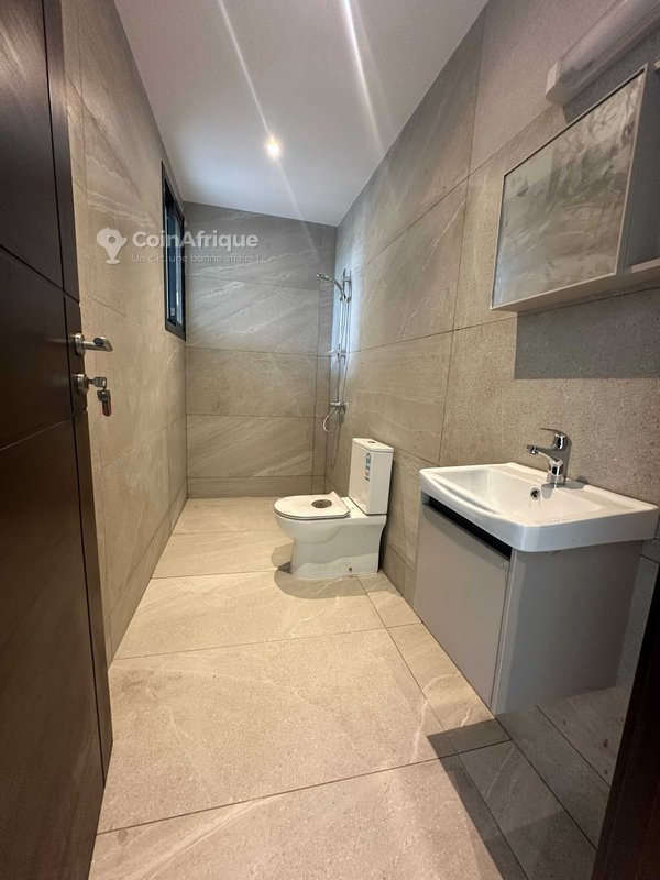 Appartement meublé de 2 pièces dans une résidence moderne avec climatisation et sécurité