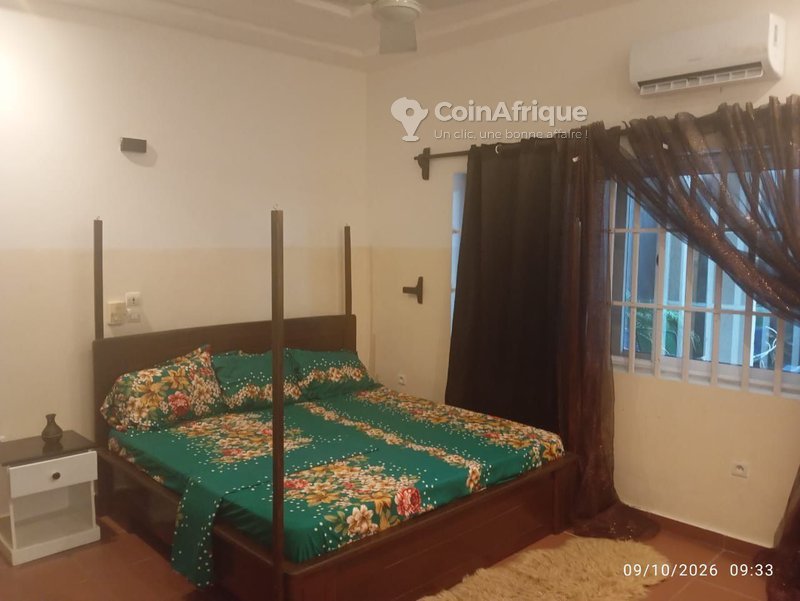 Appartement meublé de 2 pièces avec terrasse et garage double en environnement calme et sécurisé