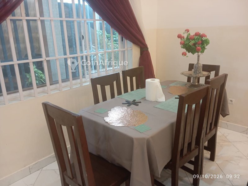 Appartement meublé de 2 pièces avec terrasse et garage double en environnement calme et sécurisé