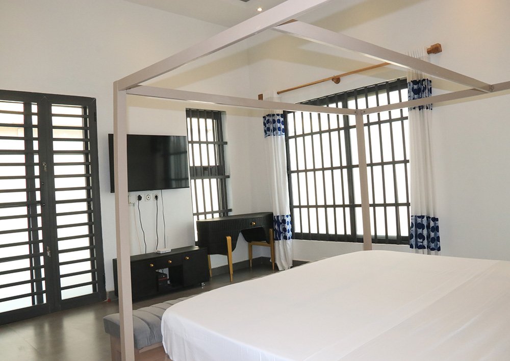 Villa meublée de 4 pièces avec parking, espace vert et vue dégagée