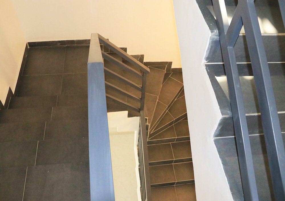 Villa meublée de 4 pièces avec parking, espace vert et vue dégagée