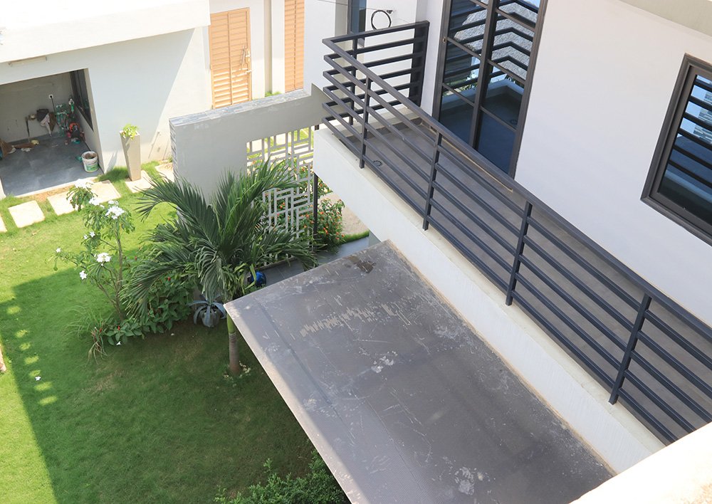 Villa meublée de 4 pièces avec parking, espace vert et vue dégagée