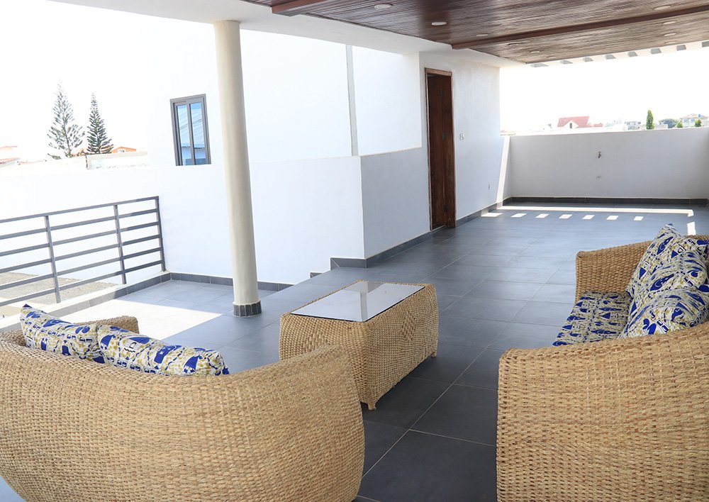 Villa meublée de 4 pièces avec parking, espace vert et vue dégagée