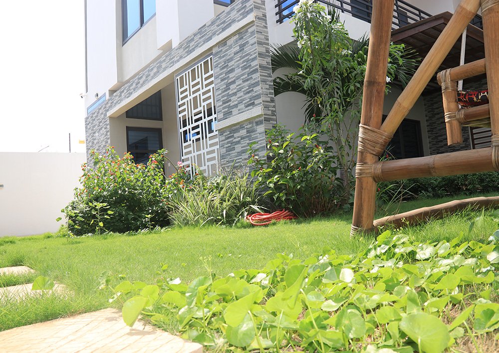 Villa meublée de 4 pièces avec parking, espace vert et vue dégagée