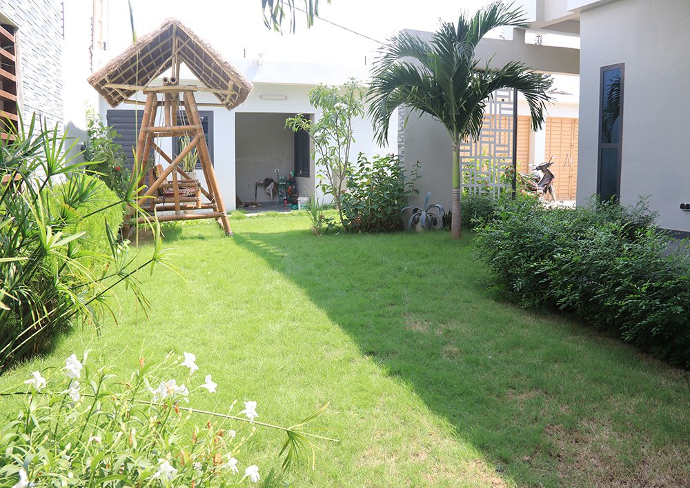 Villa meublée de 4 pièces avec parking, espace vert et vue dégagée