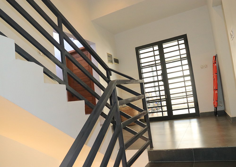 Villa meublée de 4 pièces avec parking, espace vert et vue dégagée