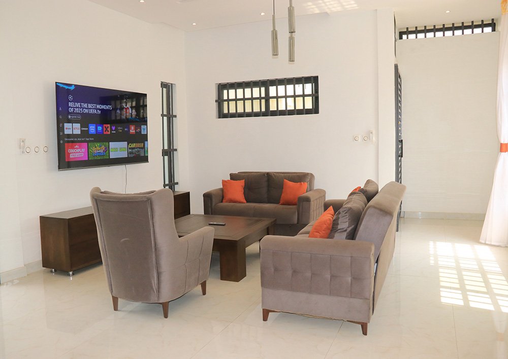 Villa meublée de 4 pièces avec parking, espace vert et vue dégagée