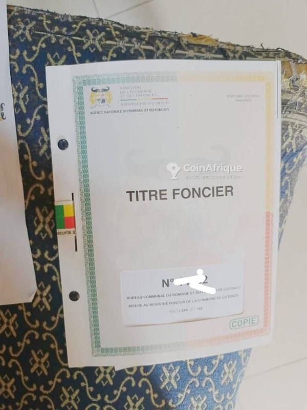 Terrain de 328 m² avec titre foncier sécurisé