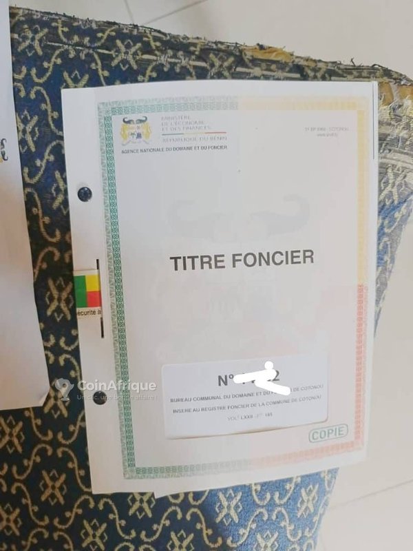 Terrain de 328 m² avec titre foncier sécurisé