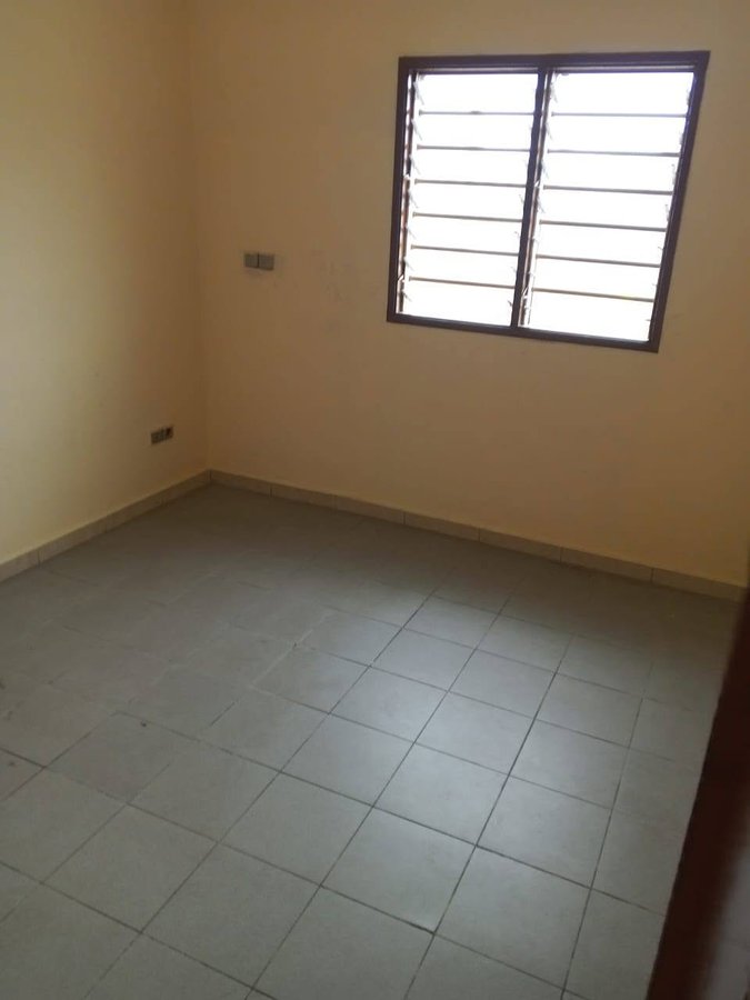 Appartement cosy de 2 pièces avec arrière-cour et accès véhicules