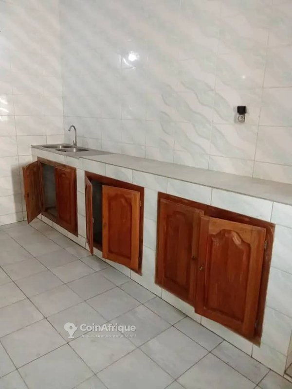 Studio meublé avec cuisine séparée - Confort et praticité