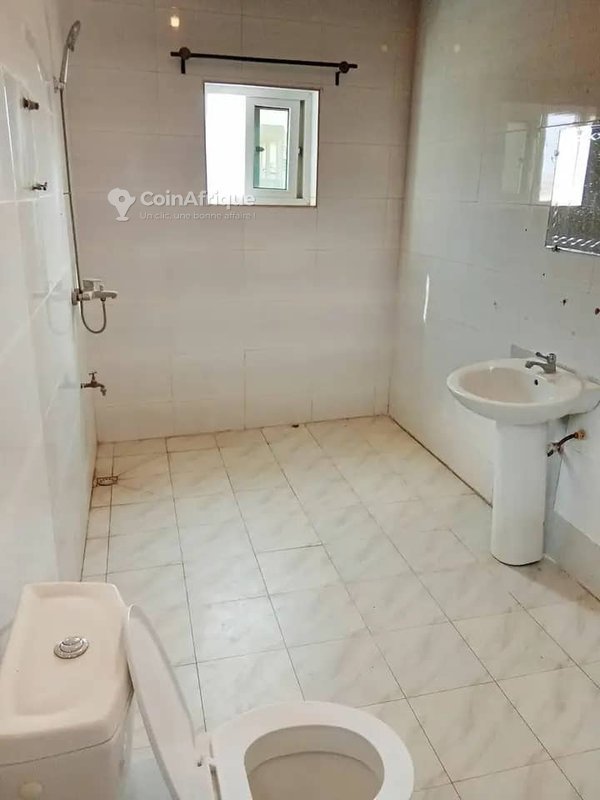 Studio meublé avec cuisine séparée - Confort et praticité