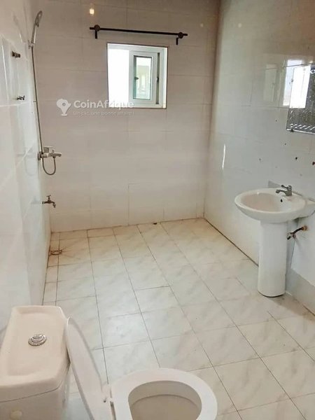 Studio meublé avec cuisine séparée - Confort et praticité