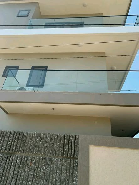 Appartement meublé 2 pièces avec vue imprenable sur le lac et la mer
