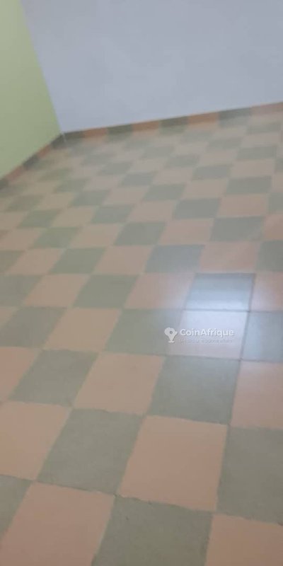 Appartement de 3 pièces haut standing avec balcon et commodités modernes