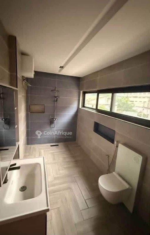 Villa luxueuse de 5 pièces avec suite parentale et sécurité haut de gamme