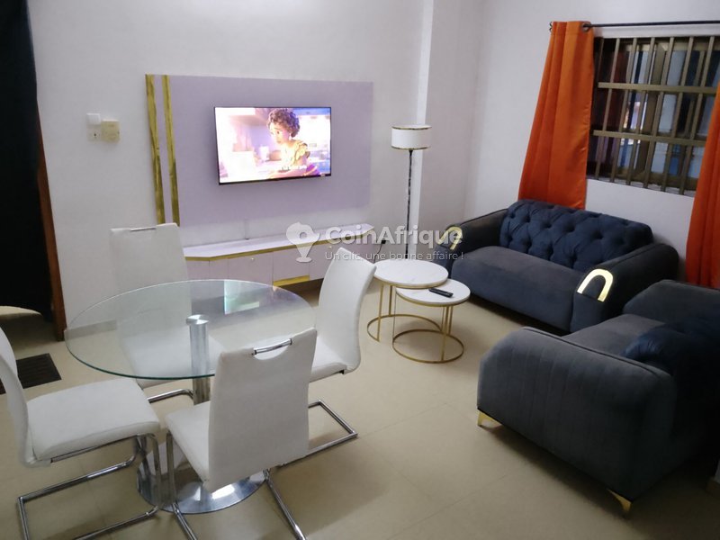 Appartement meublé climatisé avec balcon et cuisine équipée