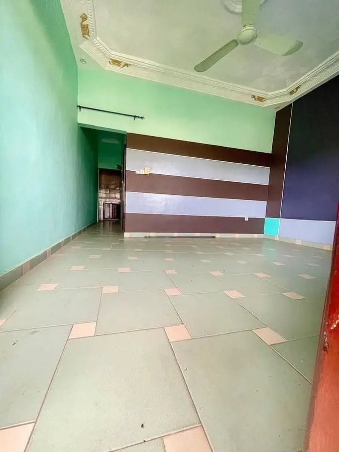 Appartement 1 pièce avec sanitaires modernes et accès voiture