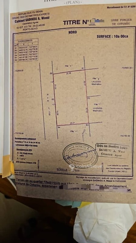 Terrain de 1000 m² avec titre foncier personnel et emplacement privilégié près de la plage