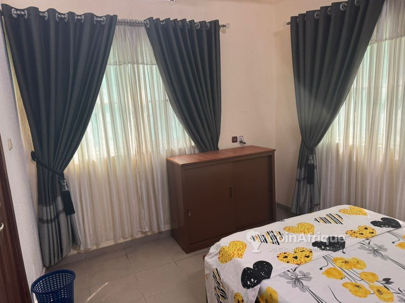 Appartement meublé de 3 pièces avec garage intérieur et accès facile à la plage