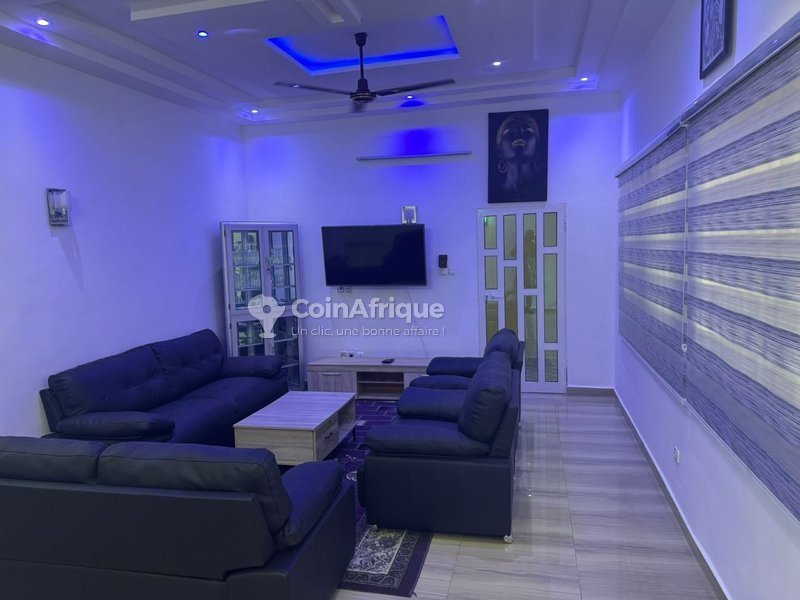 Appartement meublé de 3 pièces avec garage intérieur et accès facile à la plage