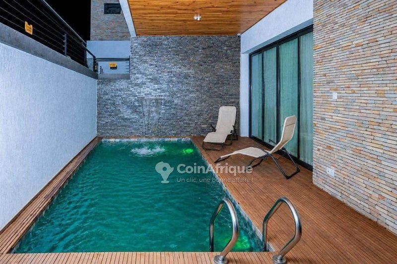 Villa luxueuse de 8 pièces avec piscine et rooftop