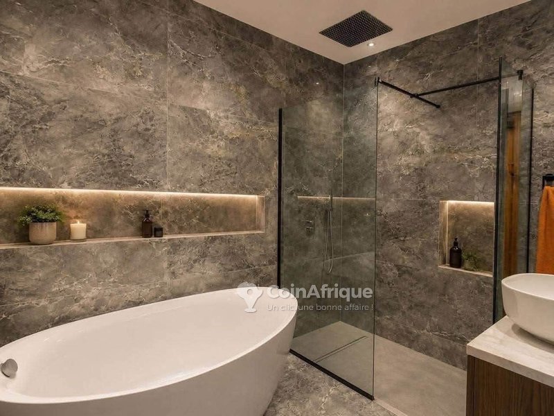 Villa luxueuse de 8 pièces avec piscine et rooftop