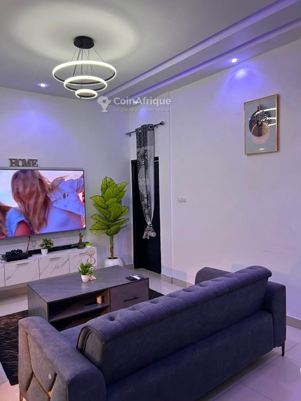 Appartement meublé de 3 pièces avec climatisation et équipements haut de gamme