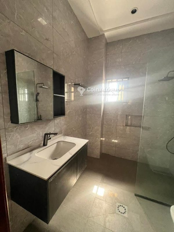 Villa luxueuse de 3 pièces avec sécurité 24h/24 et garage