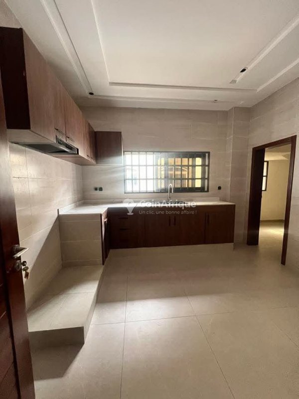 Villa luxueuse de 3 pièces avec sécurité 24h/24 et garage