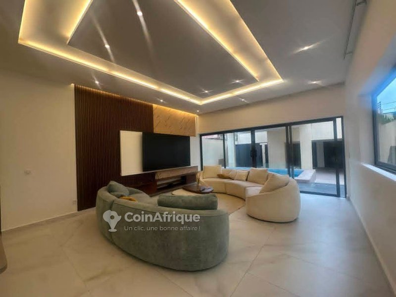Villa luxueuse de 6 pièces avec piscine et jacuzzi